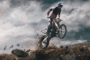 中国男足无缘世界杯-王者归来！Doinb首秀碾压全场，雄鹿主场沸腾如海